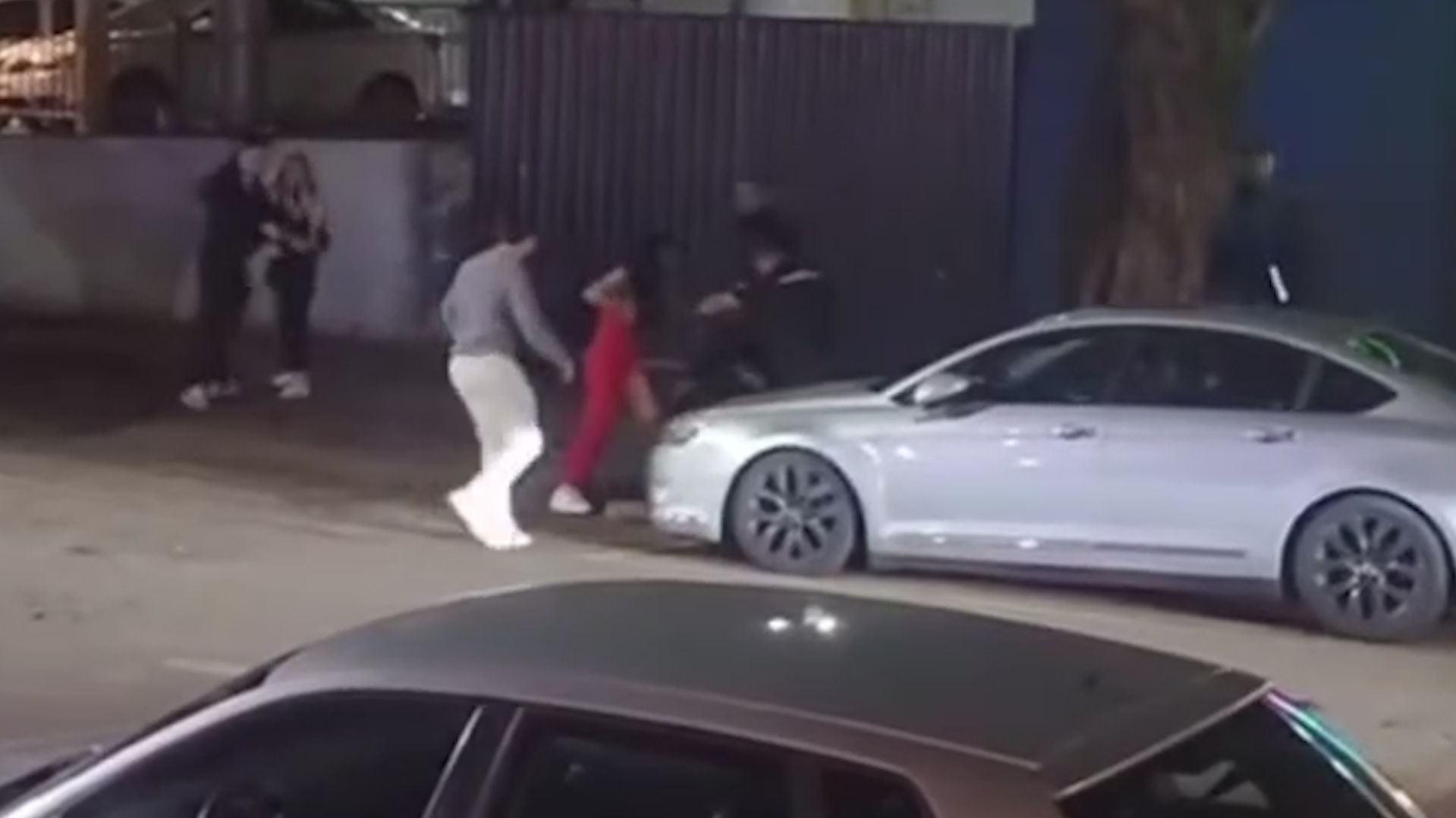 Vídeo mostra briga generalizada do lado de fora de balada em Cascavel