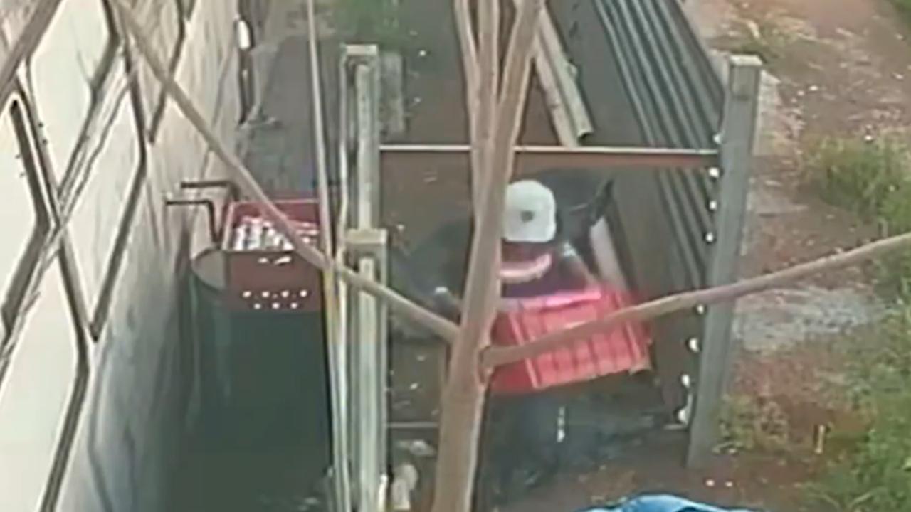 Câmeras registram ação de ladrão durante furto em trailer de lanches no Centro de Cascavel