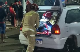 Mulher fica ferida em forte colisão entre Gol e Clio no Centro