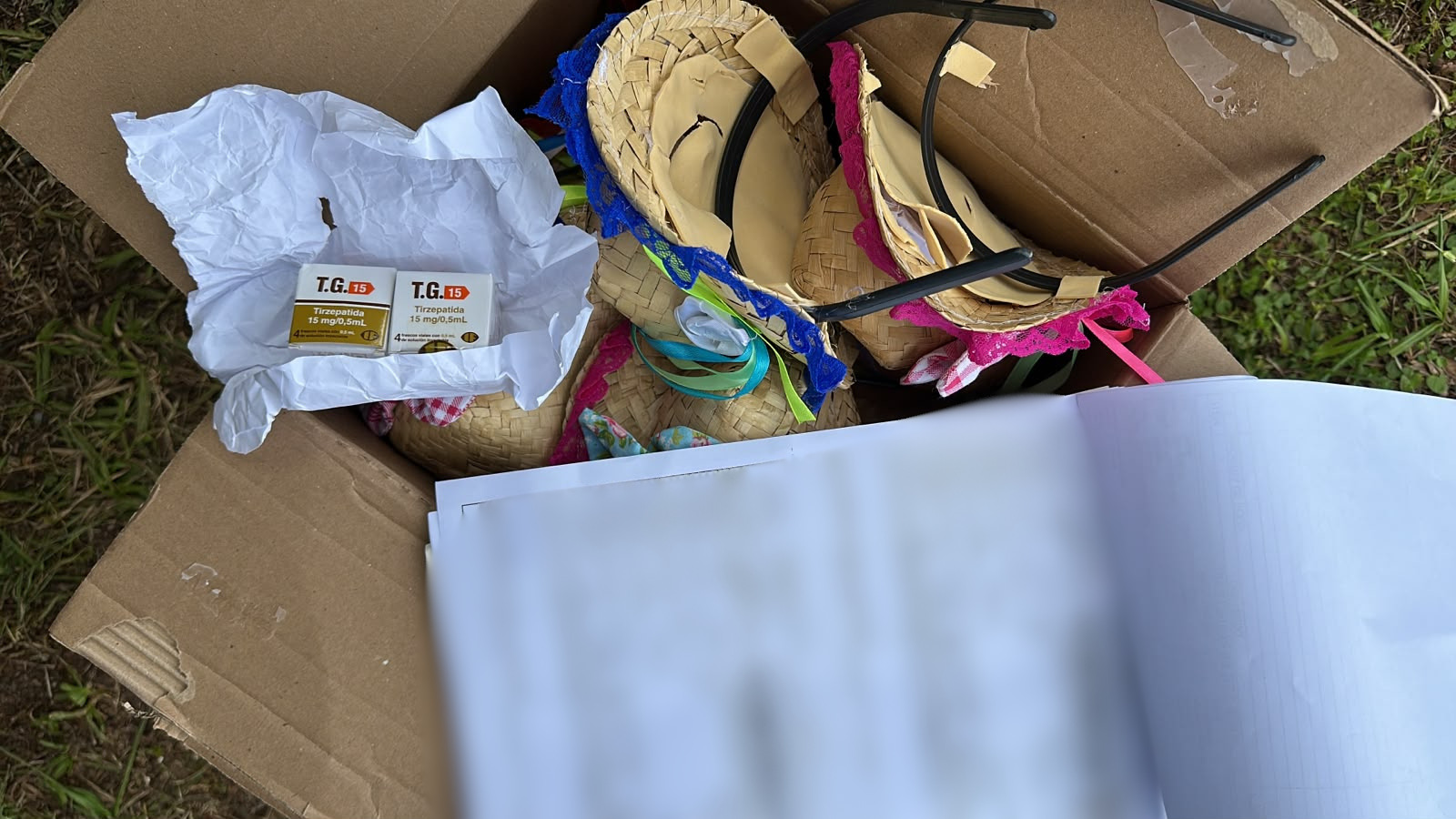 Receita Federal encontra medicamentos para emagrecimento escondidos em chapéus de festa junina