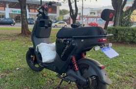 Jovem de 17 anos fica ferida após atropelamento com moto elétrica em ciclovia na Avenida Brasil