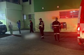 Homem é baleado após suposta invasão de casa e é "jogado" de Mercedes em hospital