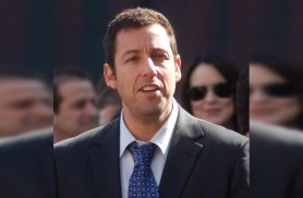 Adam Sandler faz 60 anos e prova que até o adulto pode continuar fazendo graça com a vida