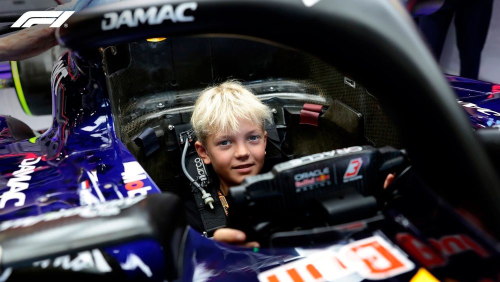 Filho de Kimi Räikkönen é contratado pela Red Bull e inicia caminho rumo à Fórmula 1 Imagem referente a Filho de Kimi Räikkönen é contratado pela Red Bull e inicia caminho rumo à Fórmula 1