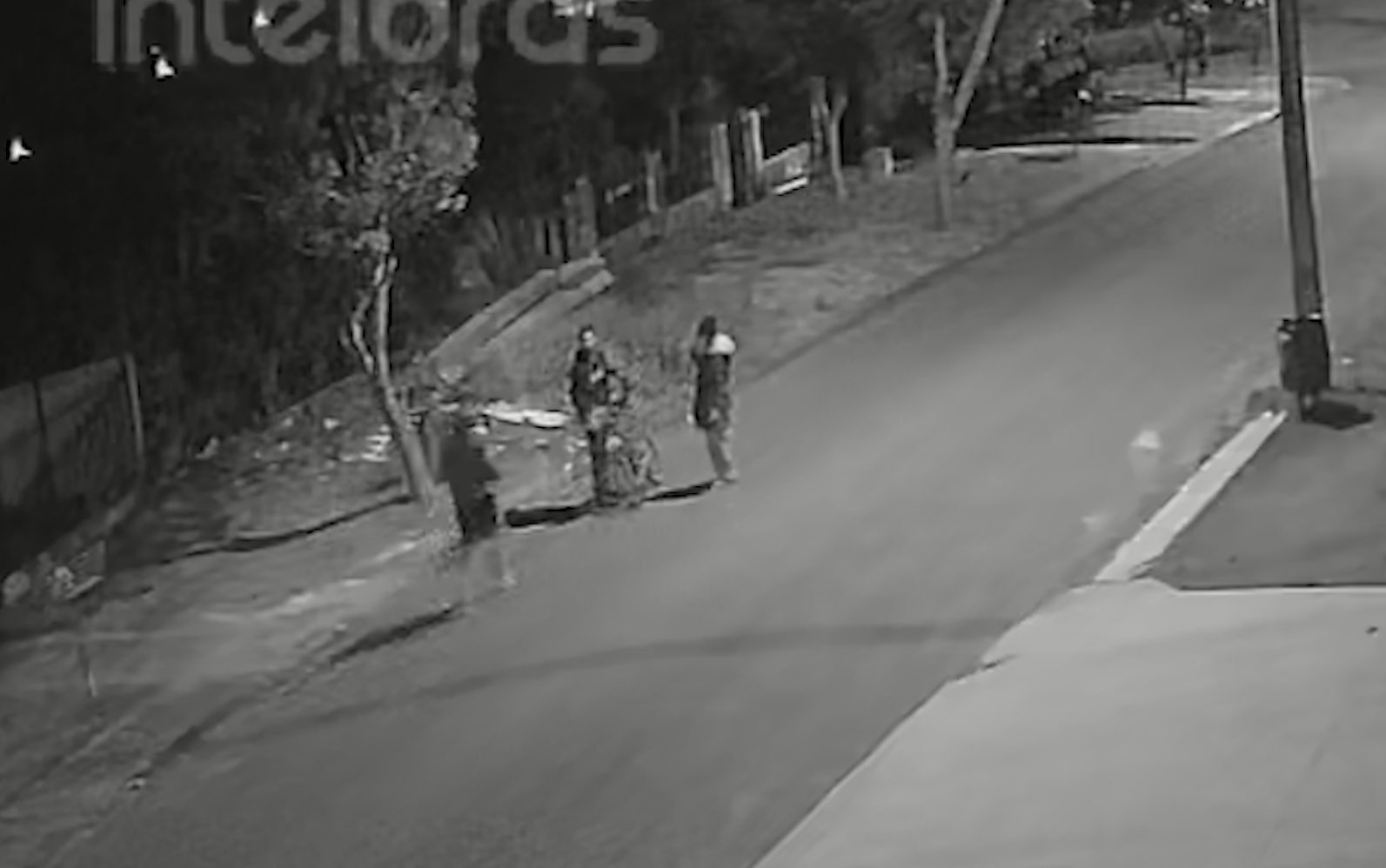 Câmeras registram furto de fios em obra no Bairro Esmeralda, em Cascavel