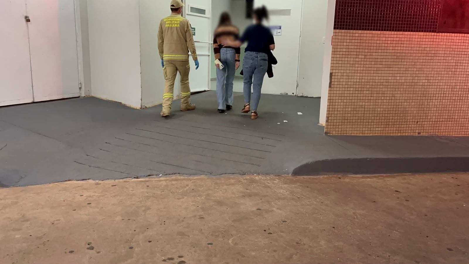 Adolescente é socorrida após agressão no Colégio Hyeda Baggio Mayer