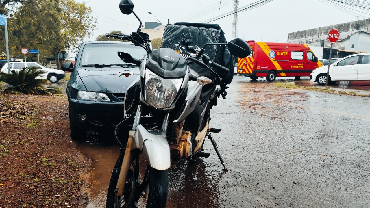 Motociclista fica ferido após acidente com carro em Cascavel