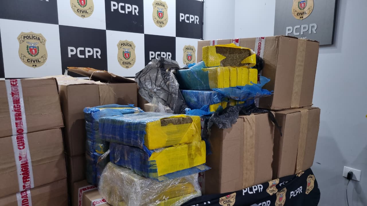Denarc Cascavel apreende 515 kg de maconha e prende homem de 40 anos por tráfico Imagem referente a Denarc Cascavel apreende 515 kg de maconha e prende homem de 40 anos por tráfico