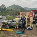 Imagem relativa a Grave acidente na PR-566 deixa mulher ferida após capotamento