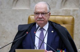 Fachin suspende decisões de Mendonça e Dino sobre diretor da PF