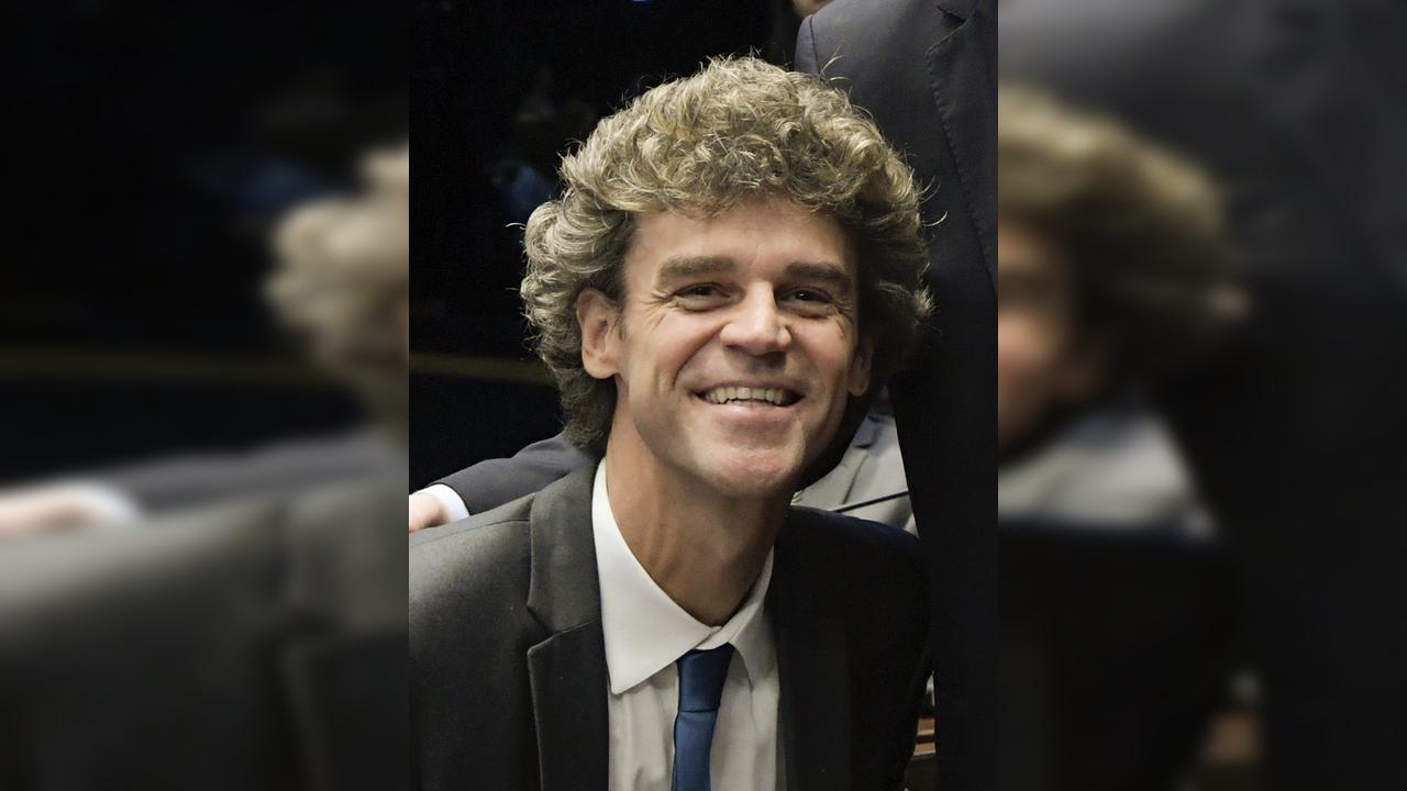 Imagem referente a Três Roland Garros e um número 1: Guga chega aos 50 anos como ídolo do tênis