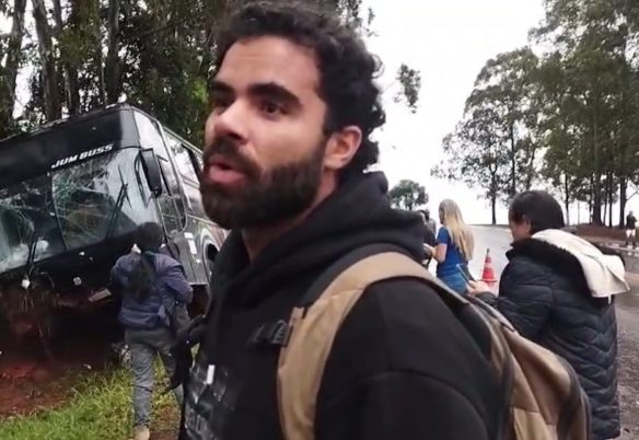 Forte chuva: Motorista chegou a parar antes do acidente mas logo após retornar saiu da pista