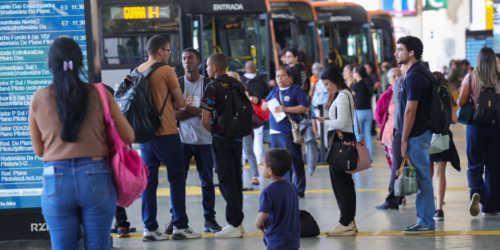 Setor de serviços fica estável em julho e sobe 2,4% em 12 meses Imagem referente a Setor de serviços fica estável em julho e sobe 2,4% em 12 meses
