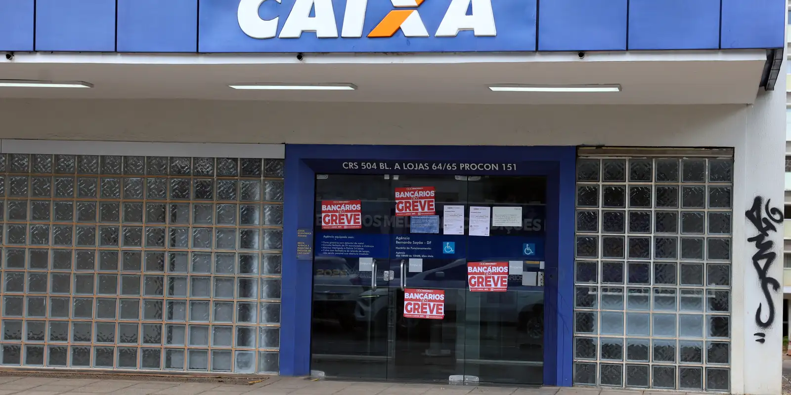 Imagem referente a Em Cascavel, empregados da Caixa rejeitam proposta e greve deve continuar