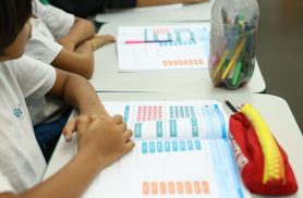 Prazo para escolas escolherem livros didáticos para 2027 termina hoje