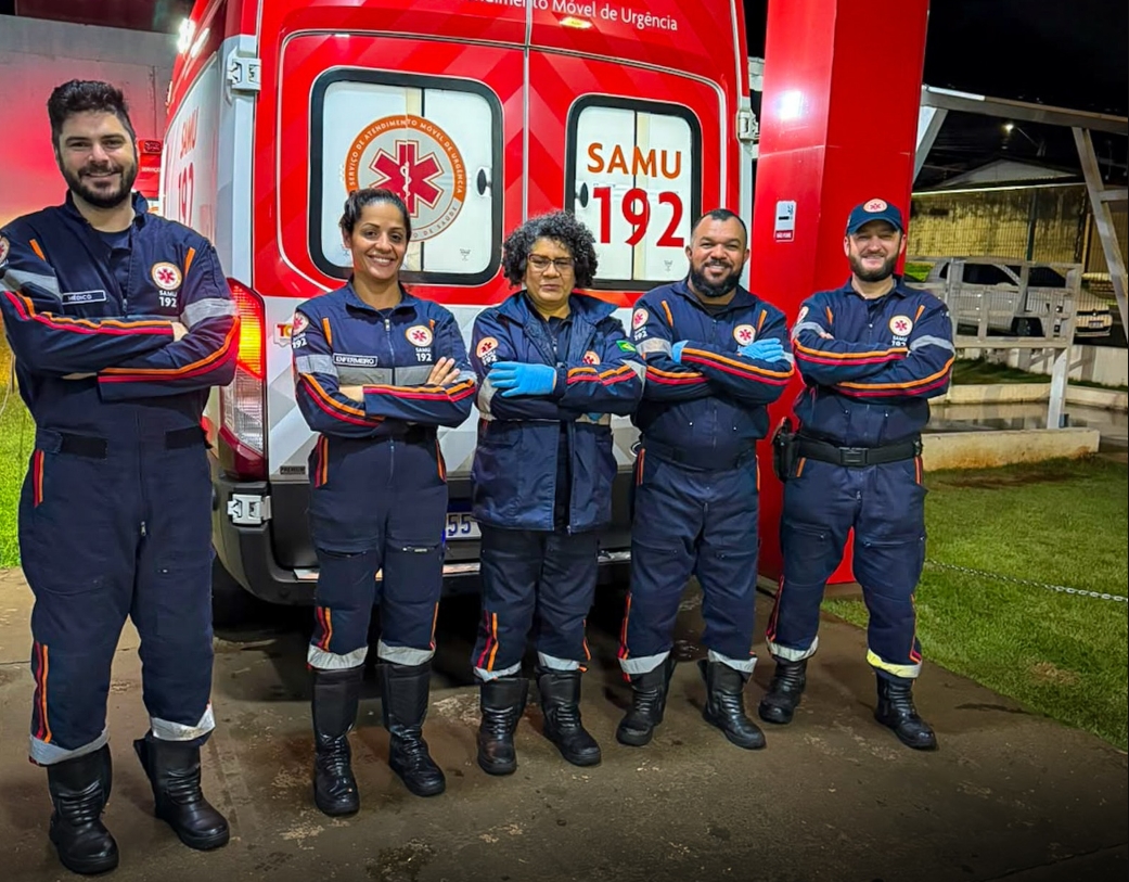 Bebê nasce dentro de ambulância do SAMU durante atendimento na BR-277 em Cascavel Imagem referente a Bebê nasce dentro de ambulância do SAMU durante atendimento na BR-277 em Cascavel