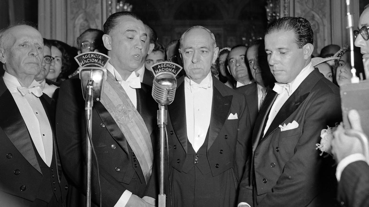 Imagem referente a Juscelino Kubitschek: o presidente que decidiu construir o futuro antes que ele chegasse