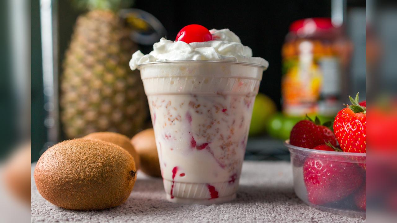 Imagem referente a Dia Mundial do Milk-shake celebra a sobremesa que transforma sorvete em felicidade no copo