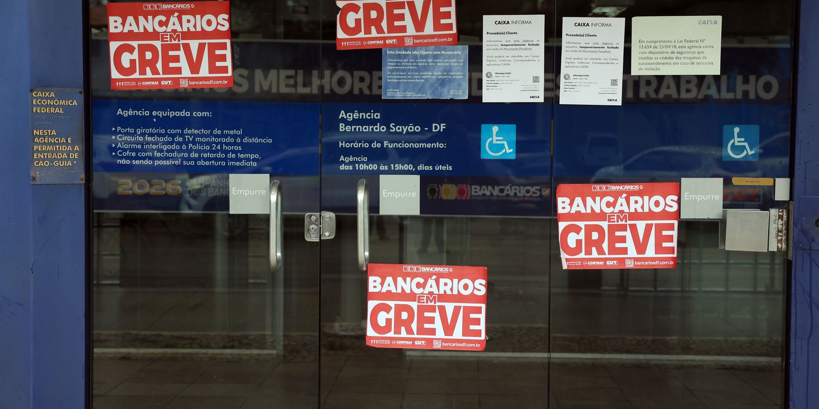 Imagem referente a Bancários rejeitam proposta da Caixa e mantêm greve nacional