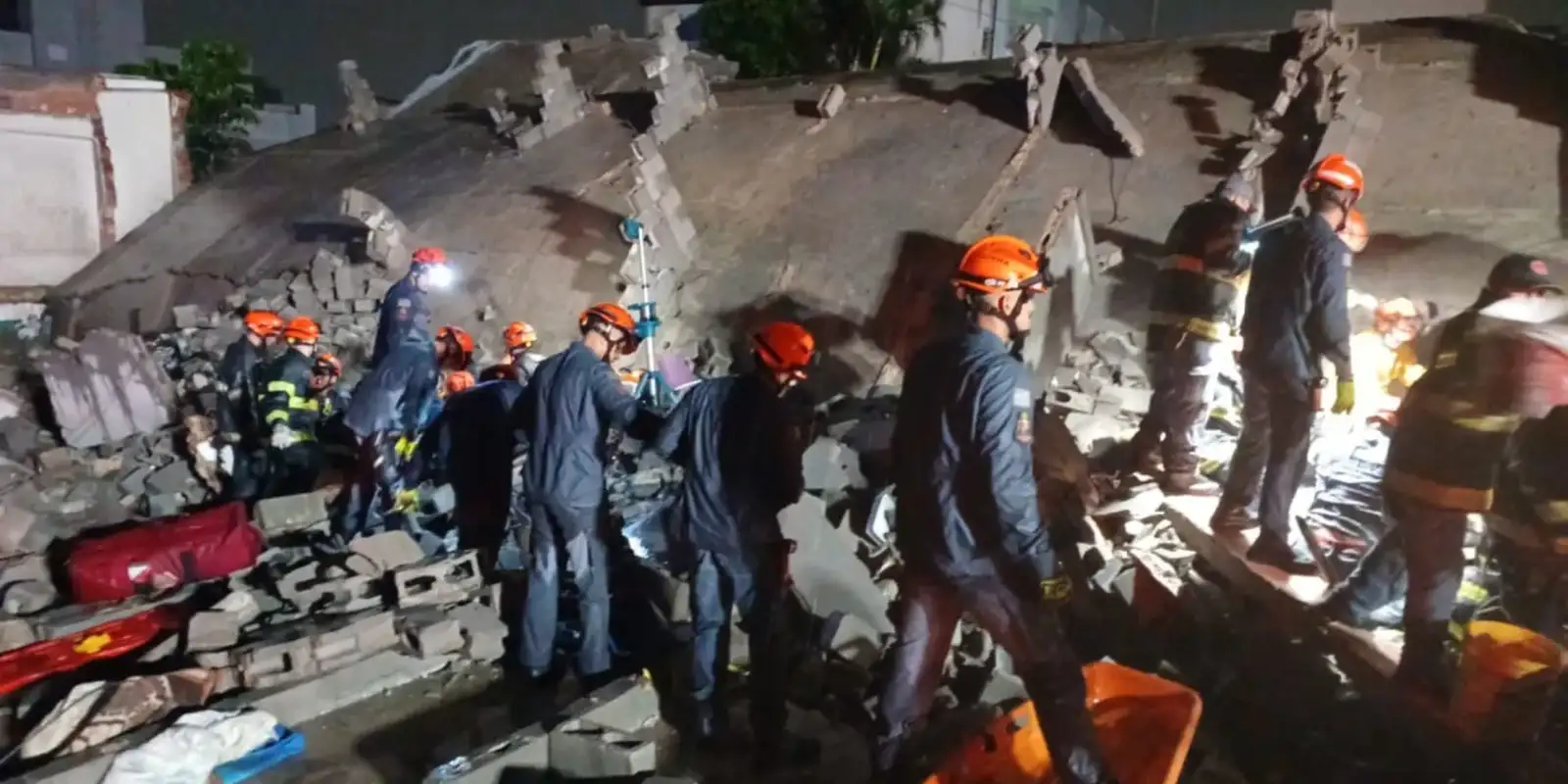 Imagem referente a Desabamento de prédio em construção deixa dois mortos em São Paulo