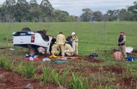 Caminhonete capota e deixa vítimas na PR-180, em Cascavel