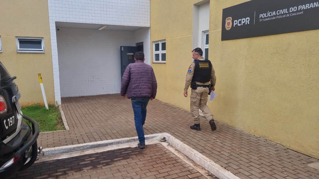 Caminhoneiro é preso por embriaguez após abordagem na PR-486 em Cascavel