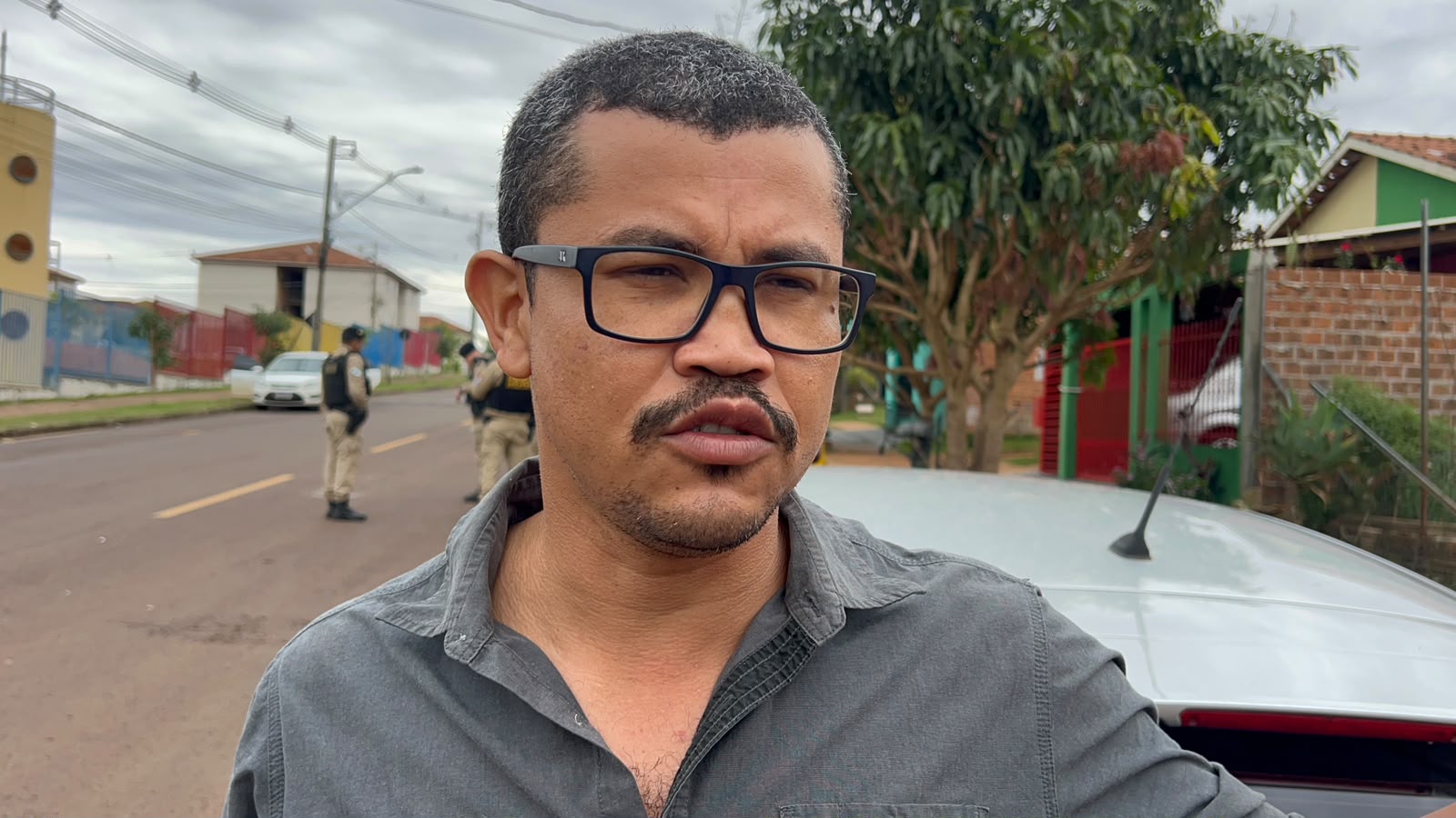 “Até agora ninguém procurou”, diz homem que encontrou criança sozinha pelas ruas do Riviera