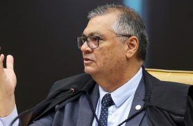 Dino determina fim do sigilo de investigações sobre o filme Dark Horse Dino determina fim do sigilo de investigações sobre o filme Dark Horse
