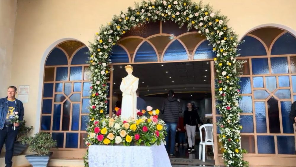 50ª Romaria reúne milhares no Santuário Nossa Senhora da Salette em Braganey Imagem referente a 50ª Romaria reúne milhares no Santuário Nossa Senhora da Salette em Braganey