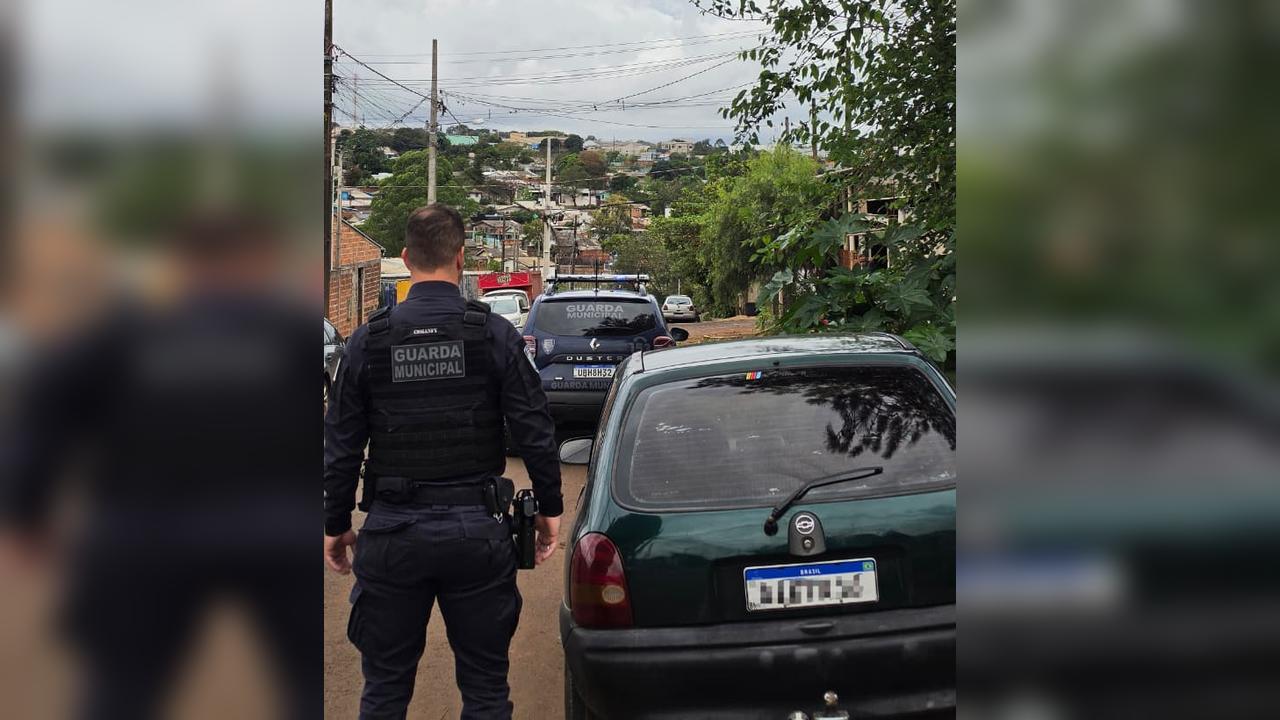 Veículo furtado no São Cristóvão é recuperado pela polícia no Interlagos em Cascavel Imagem referente a Veículo furtado no São Cristóvão é recuperado pela polícia no Interlagos em Cascavel