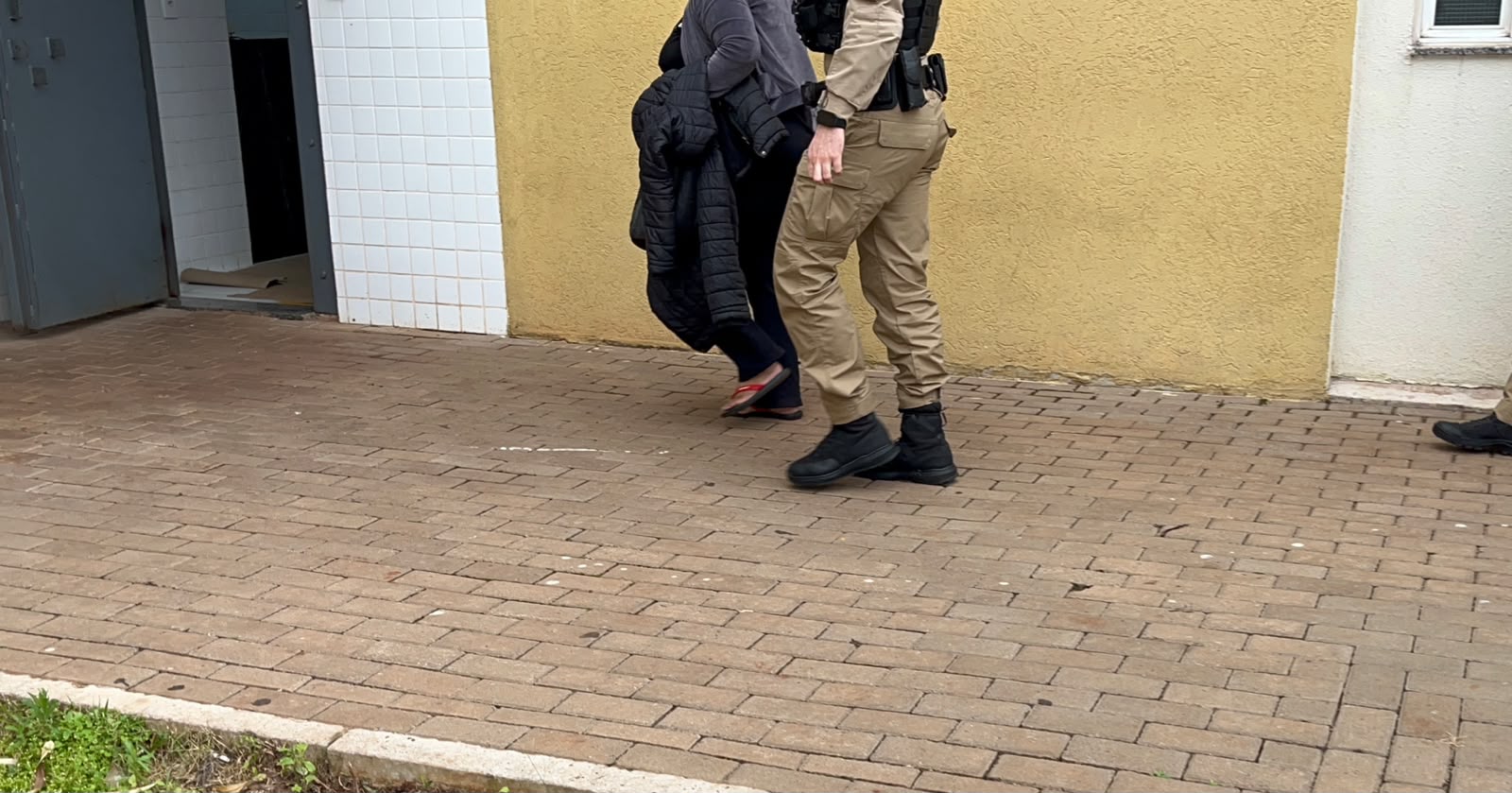 Mulher é detida após agredir enteada durante briga familiar