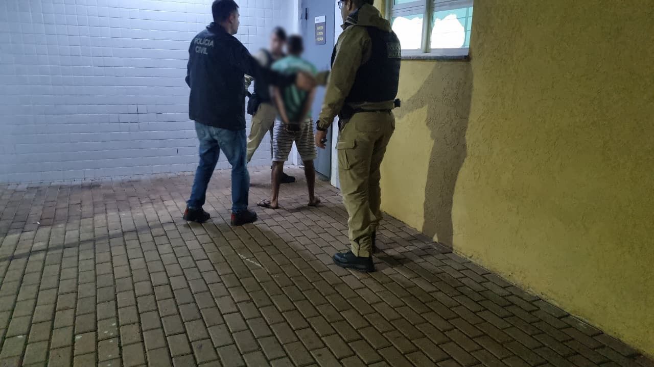 Violência doméstica em Matelândia: homem é preso após agredir ex e filha