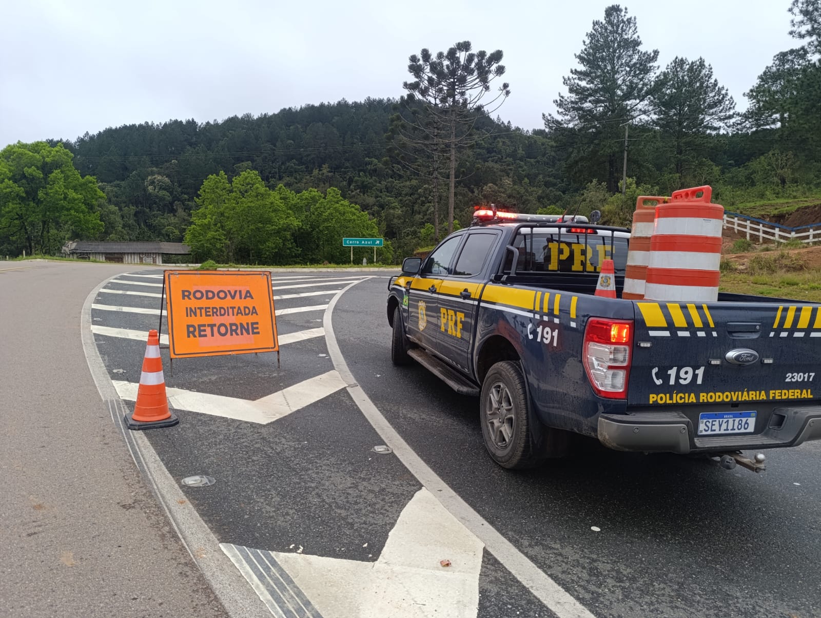 Imagem referente a Atenção motoristas: BR-476 segue totalmente interditada; PRF orienta evitar a região