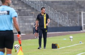 FC Cascavel anuncia saída do técnico César Bueno após 23 partidas no comando da equipe