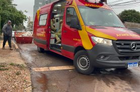 Operário cai de escada em obra sofre fratura exposta e bombeiro detalha a cena
