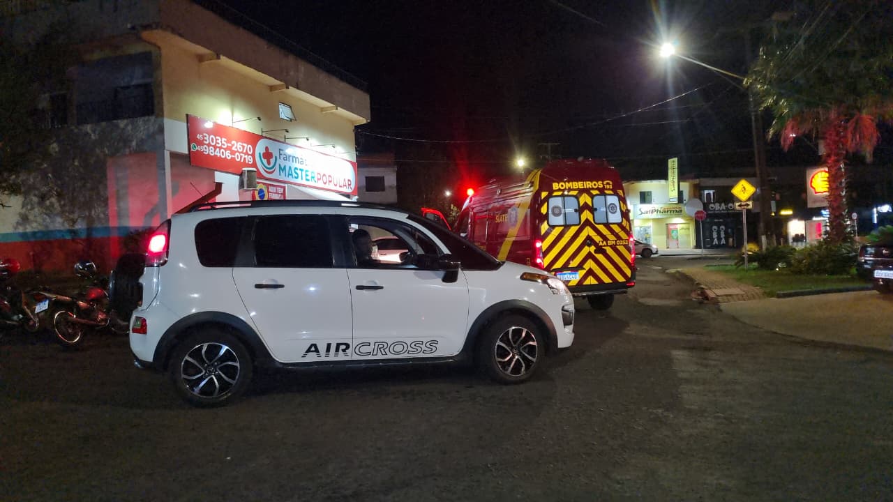 Colisão entre Honda Biz e Air Cross deixa mulher ferida em Cascavel