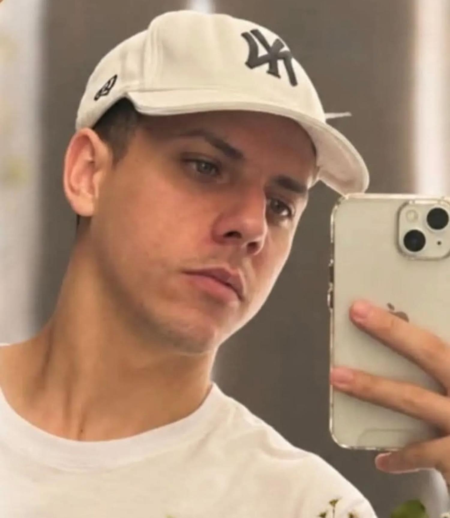 Imagem referente a Jovem morre em acidente entre moto e ônibus na Rua Paraná