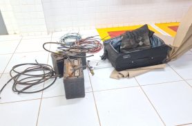 Homem diz ter encontrado baterias de caminhão, mas não sabe onde, e acaba levado à delegacia em Cascavel