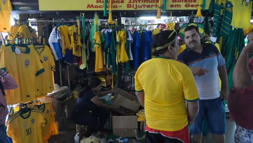 Vendas no comércio caem 0,8% em julho, com “ressaca” da Copa do Mundo Imagem referente a Vendas no comércio caem 0,8% em julho, com “ressaca” da Copa do Mundo