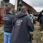 Polícia Civil resgata 11 cães vítimas de maus-tratos em Colombo Imagem relativa a Polícia Civil resgata 11 cães vítimas de maus-tratos em Colombo