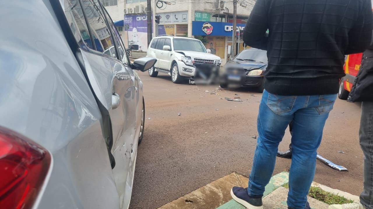 Batida entre Celta, Ceratto e Pajero deixa mulher ferida no São Cristóvão