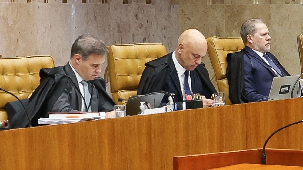 Moraes acusa Mendonça de querer incluir seu nome em delação de Vorcaro Imagem referente a Moraes acusa Mendonça de querer incluir seu nome em delação de Vorcaro