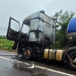 Imagem relativa a Ação rápida evita explosão de caminhão-tanque carregado com combustíveis na BR-376