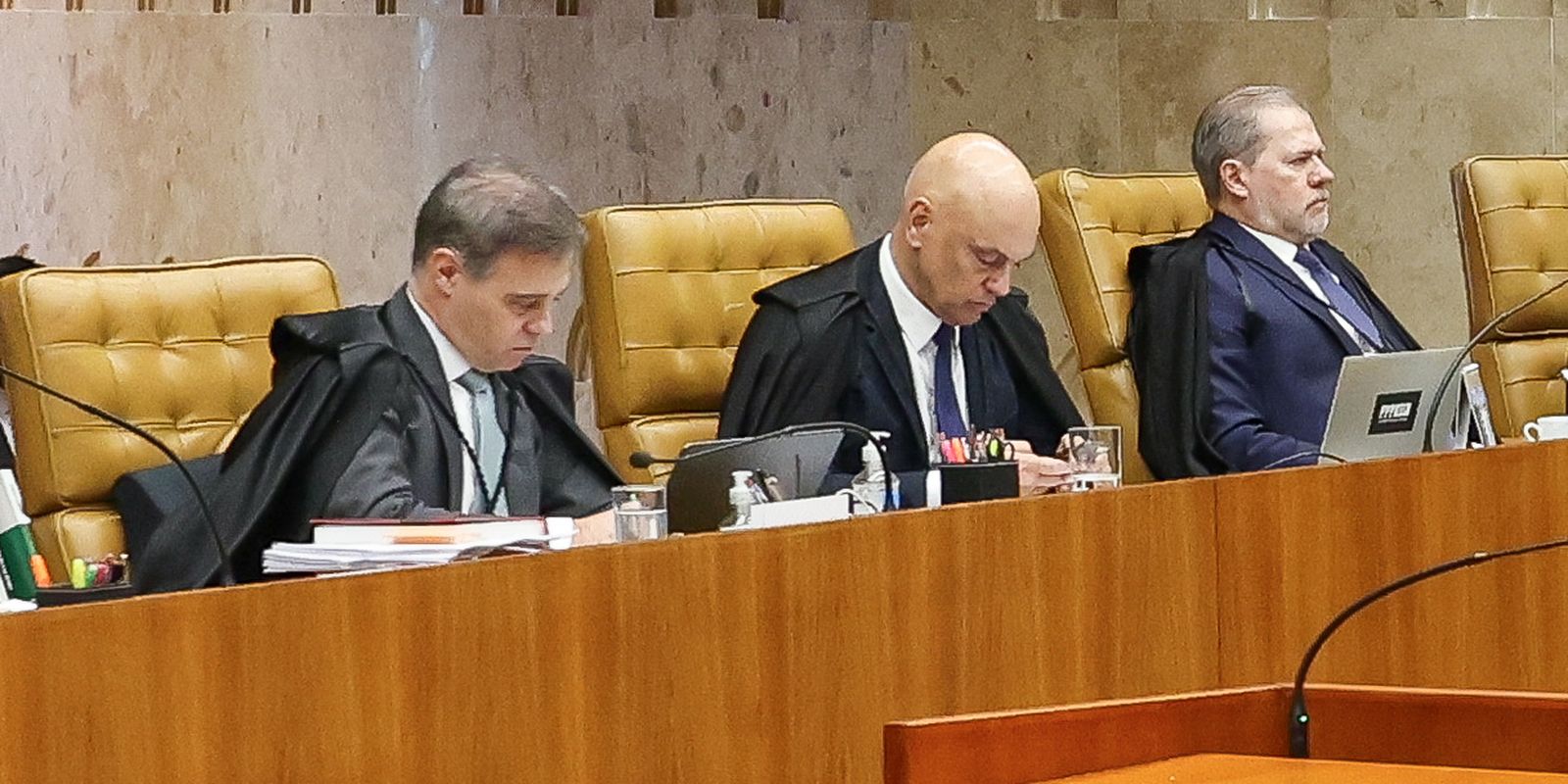 Moraes defende que seu julgamento seja em conjunto com o de Mendonça Imagem referente a Moraes defende que seu julgamento seja em conjunto com o de Mendonça