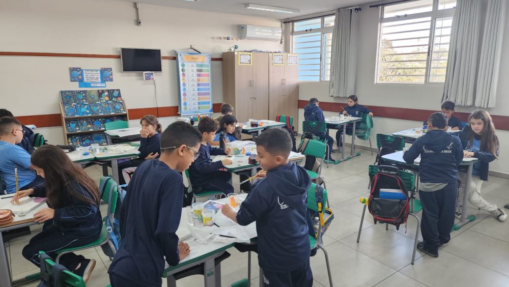 Projeto literário transforma alunos da Escola Nicanor Silveira Schumacher em autores de livros repletos de aventuras Imagem referente a Projeto literário transforma alunos da Escola Nicanor Silveira Schumacher em autores de livros repletos de aventuras