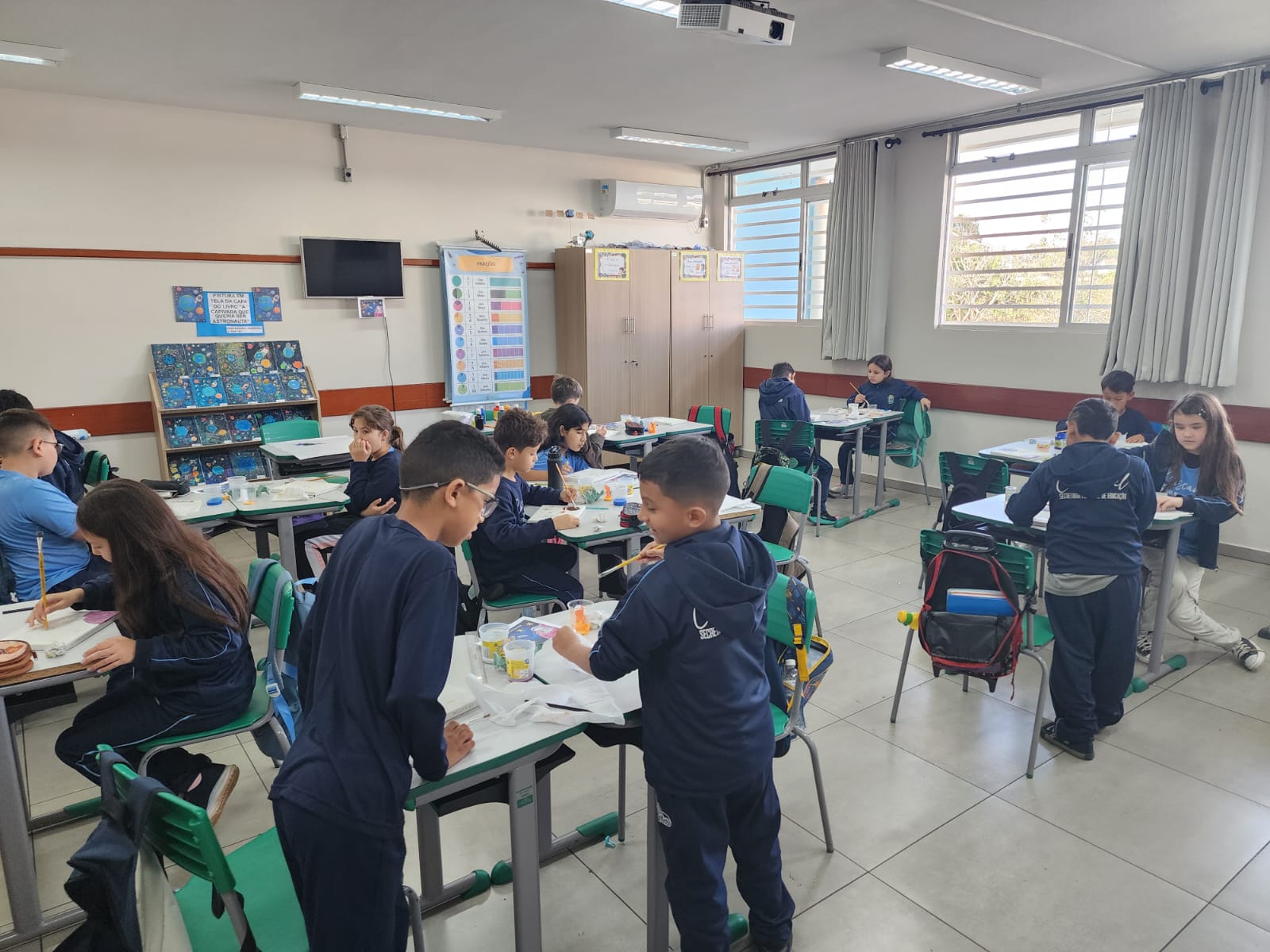 Imagem referente a Projeto literário transforma alunos da Escola Nicanor Silveira Schumacher em autores de livros repletos de aventuras
