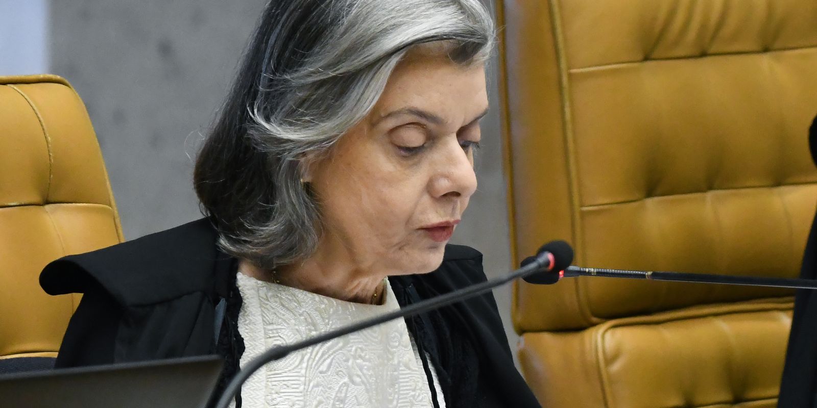 STF provocou mal-estar cívico na população, diz Cármen Lúcia Imagem referente a STF provocou mal-estar cívico na população, diz Cármen Lúcia