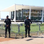 Imagem relativa a Entenda: STF encerra sessão sem definir casos sobre Moraes e Mendonça