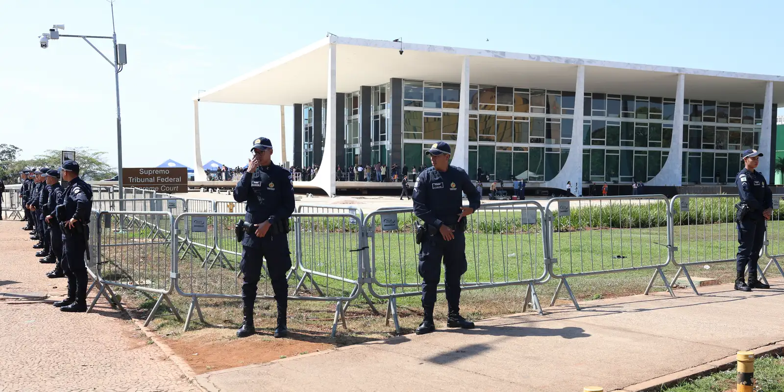 Entenda: STF encerra sessão sem definir casos sobre Moraes e Mendonça Imagem referente a Entenda: STF encerra sessão sem definir casos sobre Moraes e Mendonça