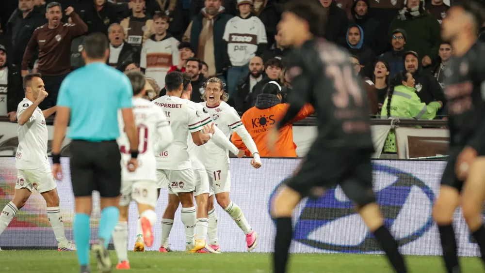 Fluminense leva susto, mas é 1º classificado à semi da Libertadores Imagem referente a Fluminense leva susto, mas é 1º classificado à semi da Libertadores